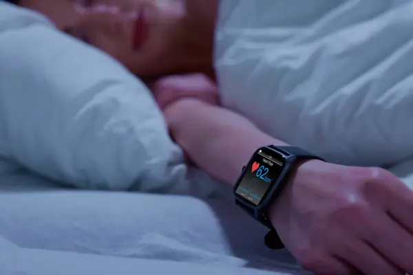 Melhores opções de smartwatch com vibração silenciosa para acordar idosos sem alarme sonoro